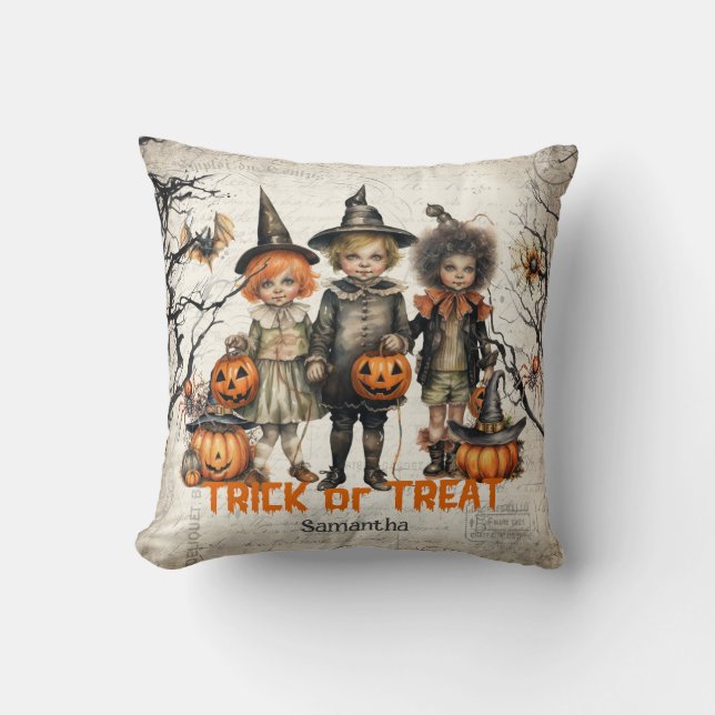  kinder met traditionele Halloween kostuums Kussen (Voorkant)