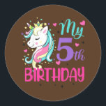 Kinder mijn vijfde verjaardag Cute Unicorn Lover B Ronde Sticker<br><div class="desc">Kinder mijn vijfde verjaardag Cute Unicorn Lover Birthday Girl 5th Bday Gift. Perfect gift voor je vader,  moeder,  papa,  mannen,  vrouwen,  vriend en familieleden op de dag van de Thanksgiving,  kerstdag,  Moederdag,  vaderdag,  4 juli,  1776 Onafhankelijke dag,  Veteranendag,  Halloween Dag,  Patrick's Day</div>