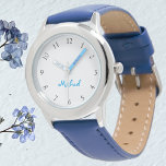 Kinder naam blauw lederen band jongens aangepaste  horloge<br><div class="desc">Aangepaste, gepersonaliseerde, kinder jongensplezier stoere stijlvolle snazzy blauw lederen band, roestvrijstalen hoesje, polshorloge. Typ gewoon de naam. Ga je gang creëer een prachtige, aangepaste horloge voor de lil boy in je leven - zoon, broer, neef, kleinzoon, peetzoon, stiefzoon. Maakt een geweldig cadeau op maat voor verjaardagen, afstuderen, kerst, feestdagen en...</div>