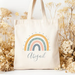 Kinder naam Boho Pastel Earth Tones Tote Bag<br><div class="desc">Deze canvas tas is voorzien van een boho-regenboog in gedempte pastelgrondtonen van grijs,  perzik,  groen en goud. Personaliseer het met haar naam in grijs handschrift manuscript.</div>