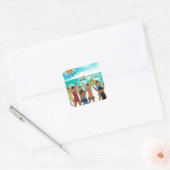 Kinder oefening op strand vierkante sticker (Envelop)
