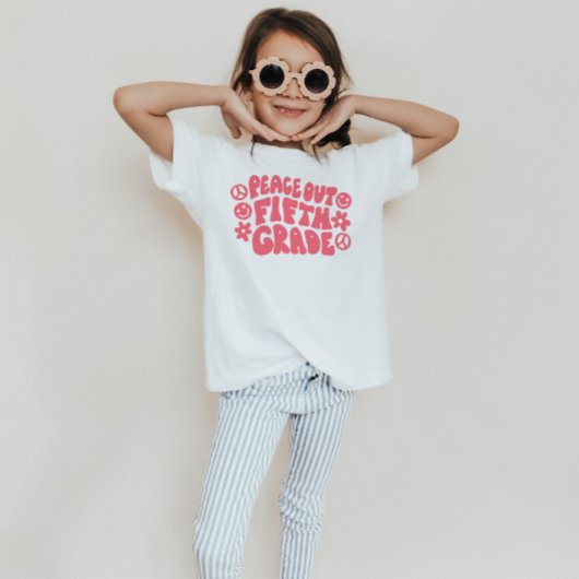 Kinder Peace Out Fifth Grade T-shirt in roze
