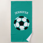 Kinder persoonlijke Voetbal Groene Sport Strandlaken<br><div class="desc">Kinder persoonlijke Blauwgroen Voetbal-badhanddoek. Personaliseer met naam in witte doopvont boven een groot geometrisch stijlzwart-witte voetbal. Pas aan om felgroene achtergrond in andere kleur te veranderen. Ideaal voor voetbalfans. www.SamAnnDesigns.com</div>