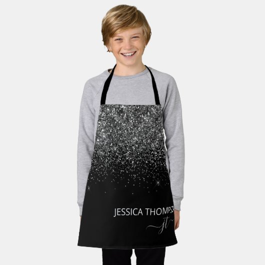 Kinder persoonlijke zwarte glitter-monogram naam  schort (Gedragen)