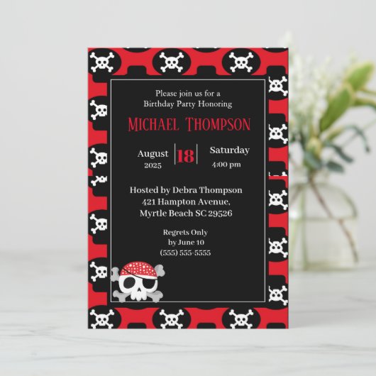 Kinder Pirate Skull Birthday-uitnodigingen Kaart (Staand voorkant)