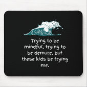 Kinder proberen me muismat (Voorkant)