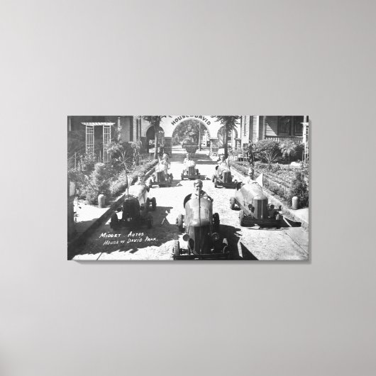 Kinder racing in miniatuurauto's canvas afdruk (Voorkant)