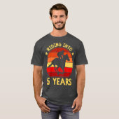 Kinder Riding in 5 jaar paardengeschenk 5 jaar T-shirt (Voorkant volledig)