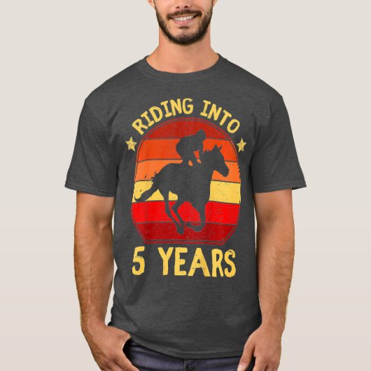 Kinder Riding in 5 jaar paardengeschenk 5 jaar T-shirt (Voorkant)