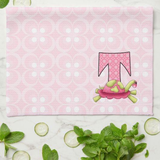 Kinder roze schildpad Monogram letter T Theedoek (Gevouwen)