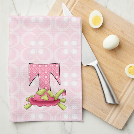 Kinder roze schildpad Monogram letter T Theedoek (Quarter Fold)