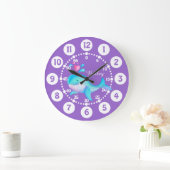 Kinder schattige walvis die een paarse aquaklok sp grote klok (Huis)