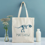 Kinder Schattigee T-Rex Dinosaur Fossil Boys Schoo Tote Bag<br><div class="desc">Dit leuke gepersonaliseerde kinder canvas tas ontwerp is voorzien van een blauw t-Rex dinosaurus. Er is ook ruimte voor u om uw jongens naam toe te voegen, in de moderne typografie. Het perfecte dinosaurus thema cadeau voor elke geschiedenis of dinosaurus liefhebber, geweldig voor een sportkit of schooltas voor kinderen en...</div>
