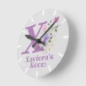 Kinder slaapkamer klok met naam Xaviera & Initiaal (Hoek)