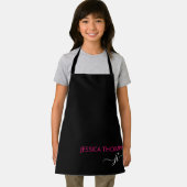 Kinder speciaal voor zwart warm roze monogram  schort (Insitu)