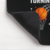 Kinder Spel Op Ik Draai 3 Basketbal 3e Verjaardag Muismat (Hoek)