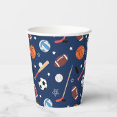 Kinder sportuitrustingspatroon op blauwe dag papieren bekers (Achterkant)