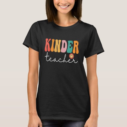 Kinder Teacher Retro Groovy Women Happy First Day T-shirt (Voorkant)