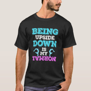 Kinder turner die ondersteboven is is mijn normale t-shirt