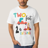 Kinder twee snelle 2 nieuwsgierige 2e verjaardag j t-shirt (Voorkant)