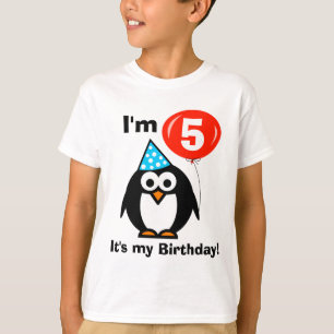 Kinder vijfde shirt op de verjaardag met een schat