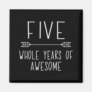 Kinder vijfde verjaardag jongen, 5 jaar oude jonge magneet