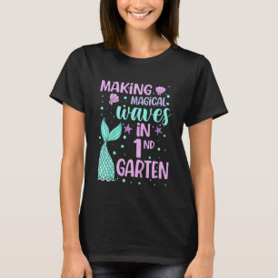Kinder zeemeerminnende magische golven 1st Grade K T-shirt