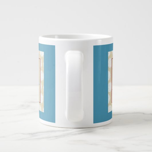 Kinderboot van Chariklia Zarris Grote Koffiekop (Achterkant)