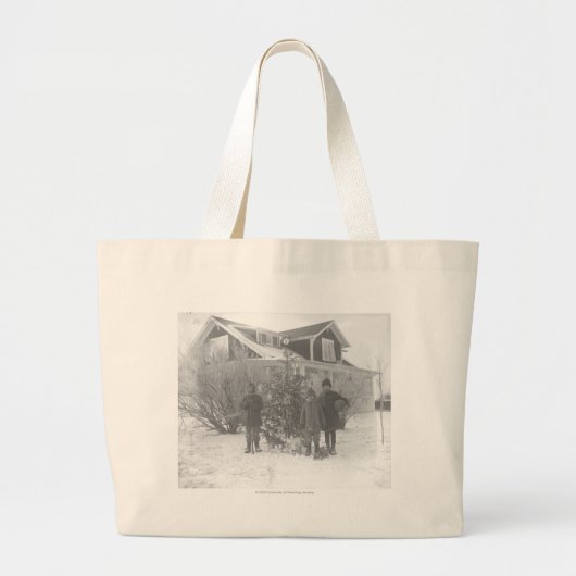 Kinderen buiten met kerstboom grote tote bag (Voorkant)
