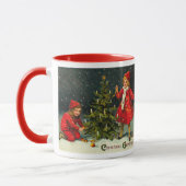 Kinderen die de kerstboom versieren mok (Links)