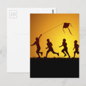 Kinderen die een vlieger voeren briefkaart (Voorkant / Achterkant)