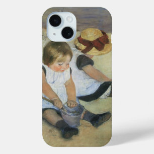 Kinderen die op de strand spelen door Mary Cassatt iPhone 15 Case