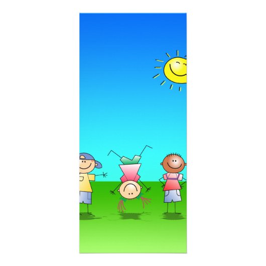 Kinderen die op zondag in de openlucht spelen reclamekaart (Achterkant)