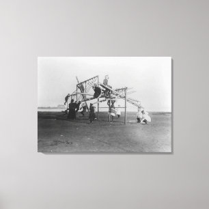 Kinderen die plezier hebben in het zwemmen op de s canvas afdruk