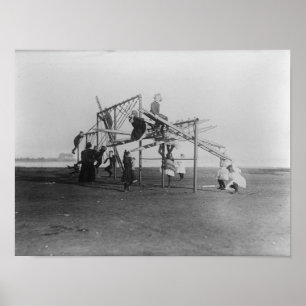 Kinderen die plezier hebben in het zwemmen op de s poster