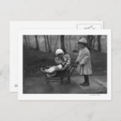 Kinderen die spelen met een Campbell Kind Doll Briefkaart (Voorkant / Achterkant)