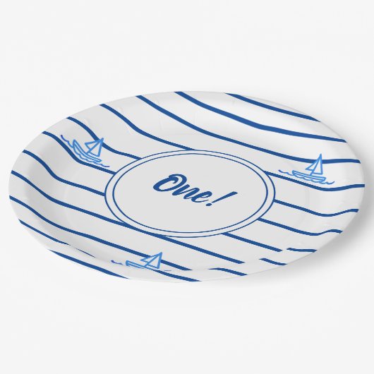 Kinderen Eerste Verjaardag Blauwe Strepen Zeilboot Papieren Bordje (Gekanteld)
