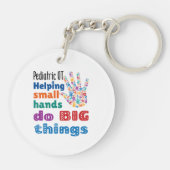 Kinderen helpen kleine handen grote dingen te doen sleutelhanger (Achterkant)