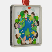 Kinderen houden handen rond de aarde vast metalen ornament (Rechts)