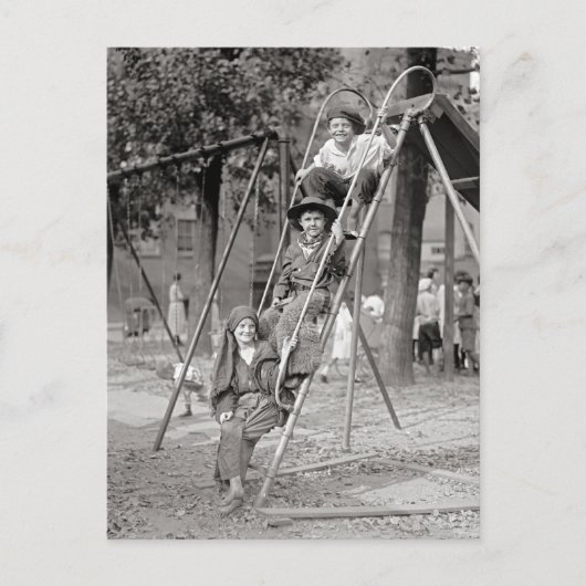 Kinderen in verkleedkostuum, 1922 briefkaart (Voorkant)