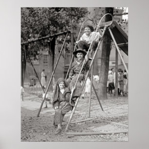 Kinderen in verkleedkostuum, 1922. Oude foto Poster