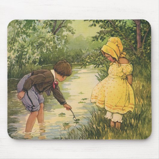  kinderen, jongens en meisjes die op Creek spelen Muismat (Voorkant)