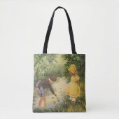  kinderen, jongens en meisjes die op Creek spelen Tote Bag (Voorkant)