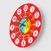 Kinderen leren de tijd van heldere rode muur te zi grote klok (Hoek)