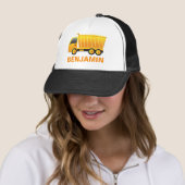 Kinderen met bouw vrachtwagen trucker pet (In situ)