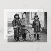Kinderen met oude Bicycle 1855  B&W foto Briefkaart (Voorkant / Achterkant)