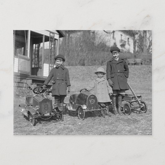 Kinderen met Pedal Cars, 1924 Briefkaart (Voorkant)
