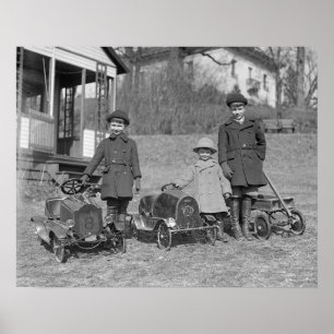 Kinderen met Pedal Cars, 1924.  foto Poster