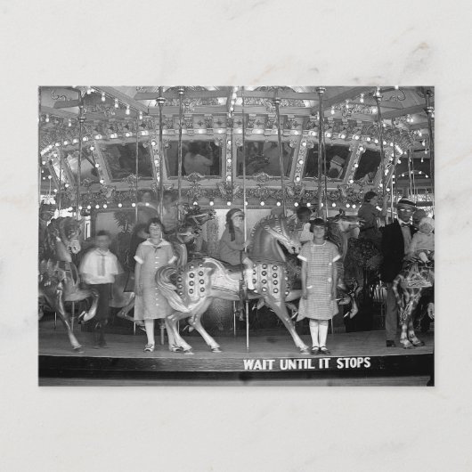 Kinderen rijden carrousel, 1925 briefkaart (Voorkant)