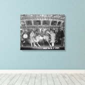 Kinderen rijden karrousel, 1925 canvas afdruk (Insitu (Houten vloer))